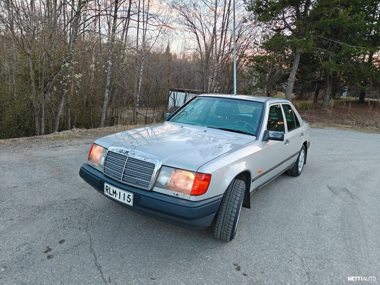 Mercedes-Benz 230