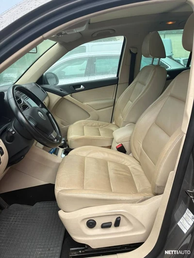 Volkswagen Tiguan 2010, photo 3/6