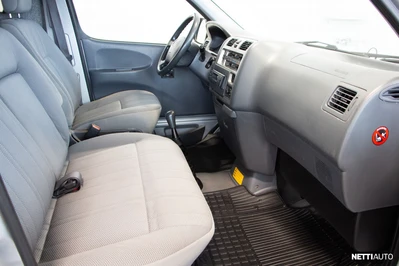 Toyota Hiace 2,5 D-4D 117 5ov 4WD Pitkä 2008, photo 6/12