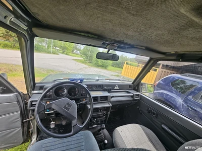Daihatsu Rocky 1989, kuva 5/12