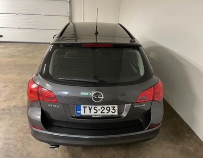 Opel Astra 2012, photo 7/22