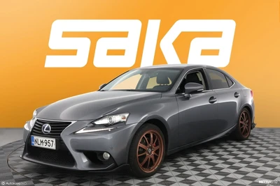 Lexus IS 300h Executive 2014, photo 4/71