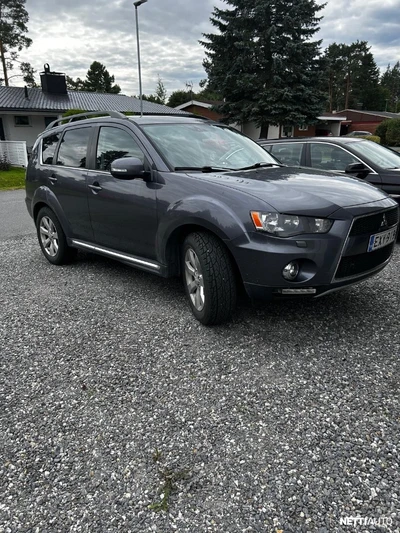 Mitsubishi Outlander 2,2 DI-D Intense MT 2012, photo 2/7