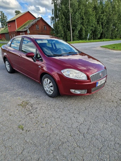 Fiat Linea Dynamic 1,4 8v 77hv Bensiini 2010, kuva 2/11