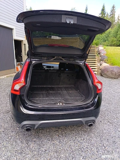 Volvo V60 T3 R-Design 2016, kuva 4/13
