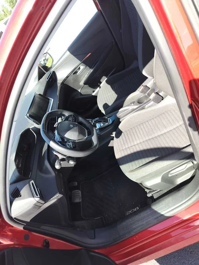 Peugeot 208 2020, photo 3/3