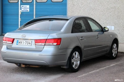 Hyundai Sonata Sedan 2,0 GL 2010, photo 4/16