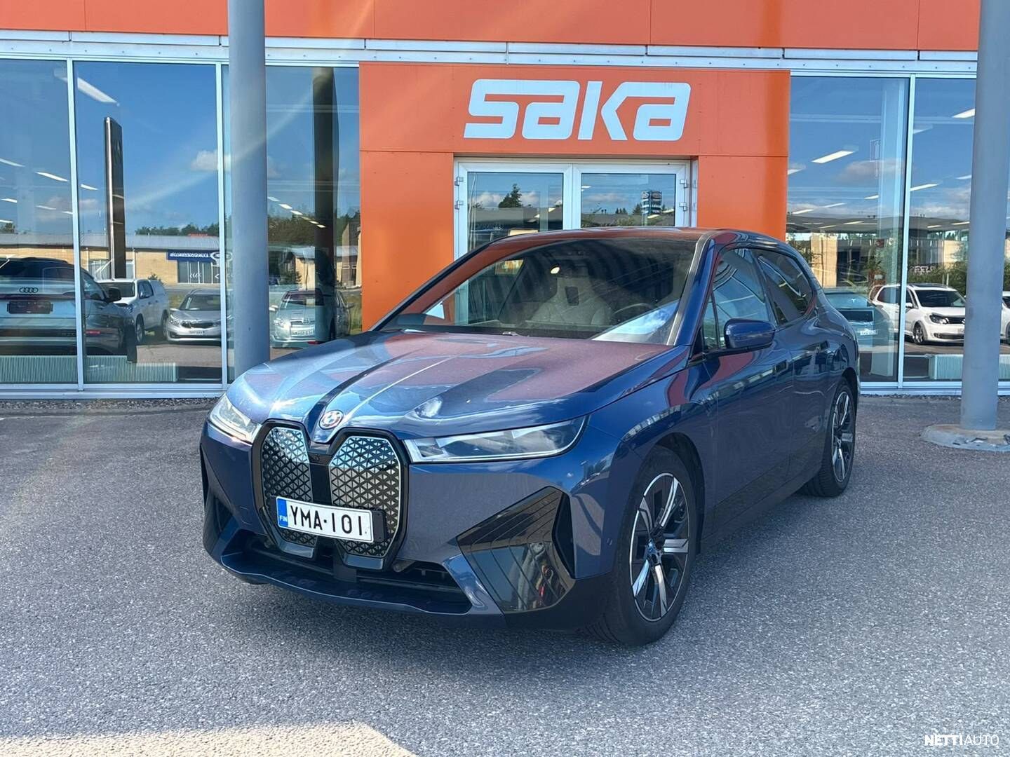 BMW iX