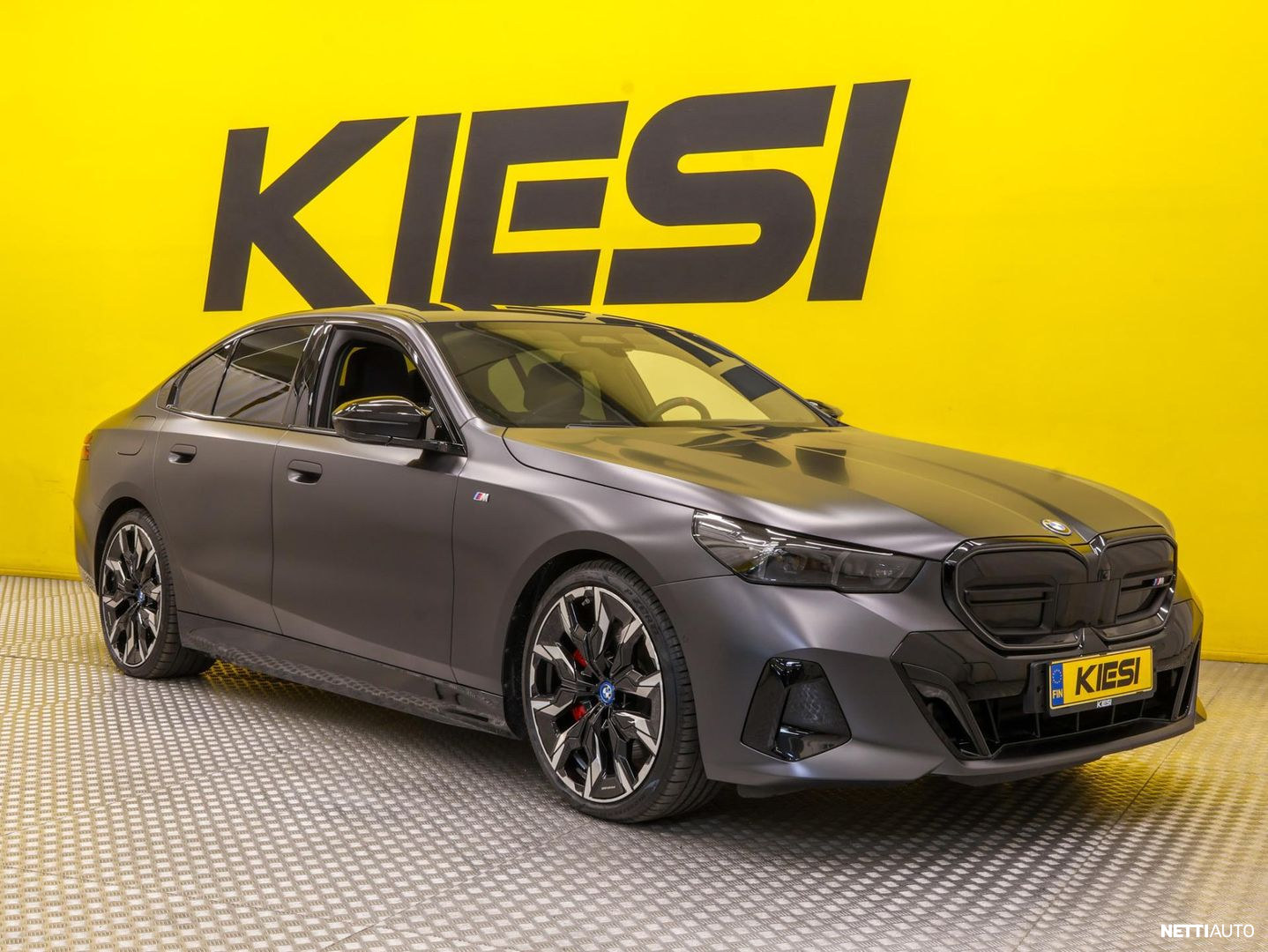 BMW i5 M60