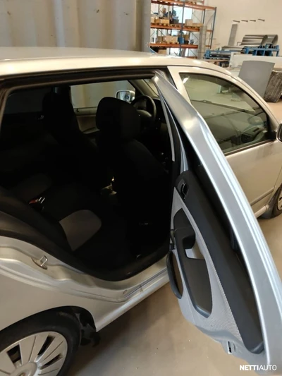 Skoda Fabia Combi 1,4 16 V Ambiente 2006, kuva 3/12