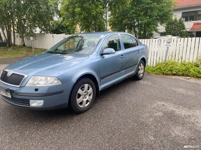 Skoda Octavia 2008, kuva 2/5