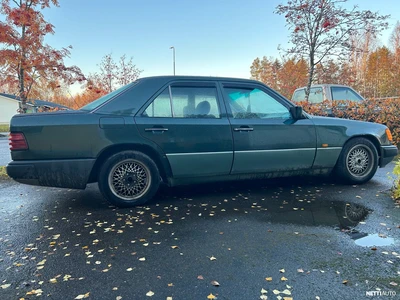 Mercedes-Benz E 1990, kuva 3/5