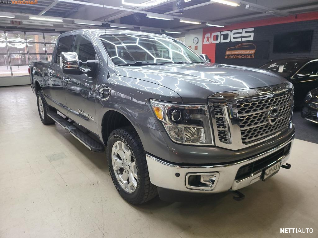 Nissan Titan