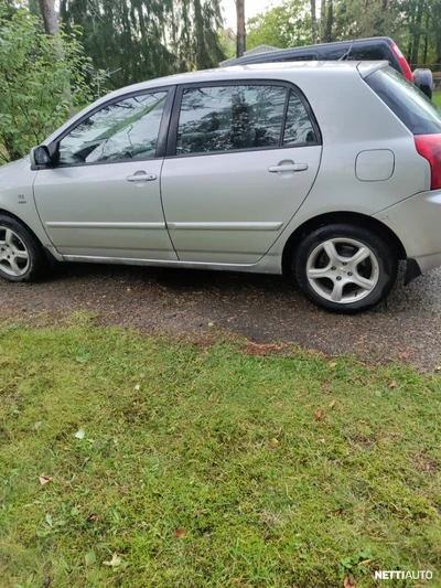 Toyota Corolla 2002, photo 2/4