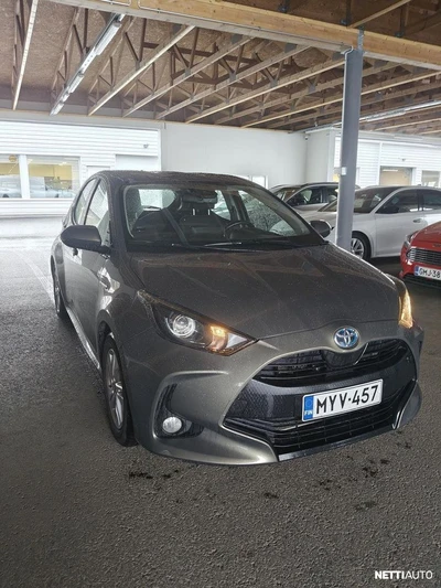 Toyota Yaris 1,5 Hybrid Active 2020, kuva 1/7