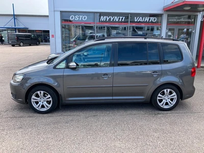 Volkswagen Touran 2012, photo 2/17