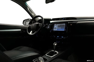 Toyota Hilux 2022, photo 7/22