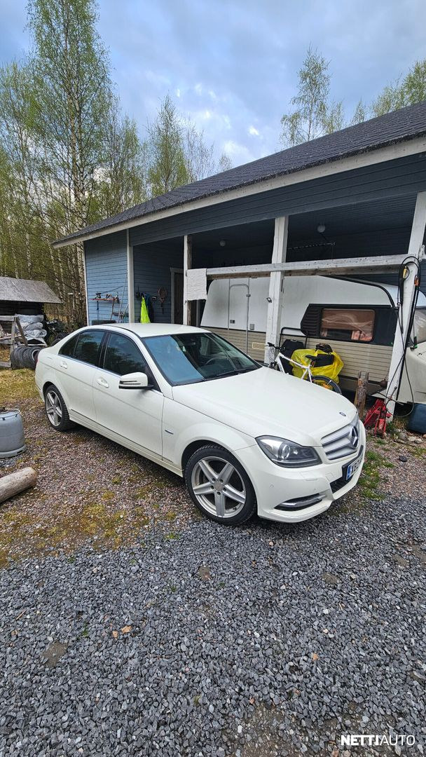 Mercedes-Benz C 220