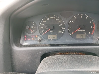 Toyota Avensis 1998, kuva 1/5