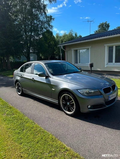 BMW 320 2010, photo 3/17