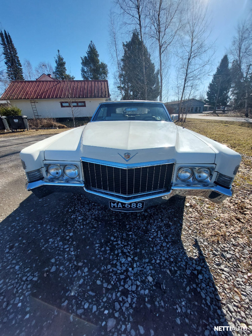 Cadillac De Ville