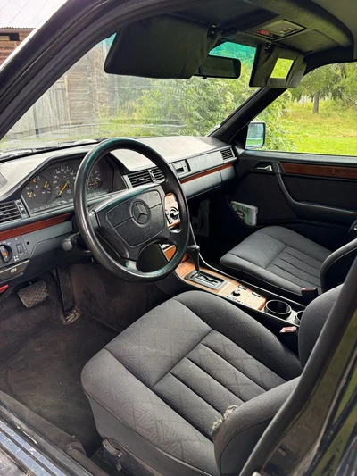 Mercedes-Benz 300 1995, kuva 7/10