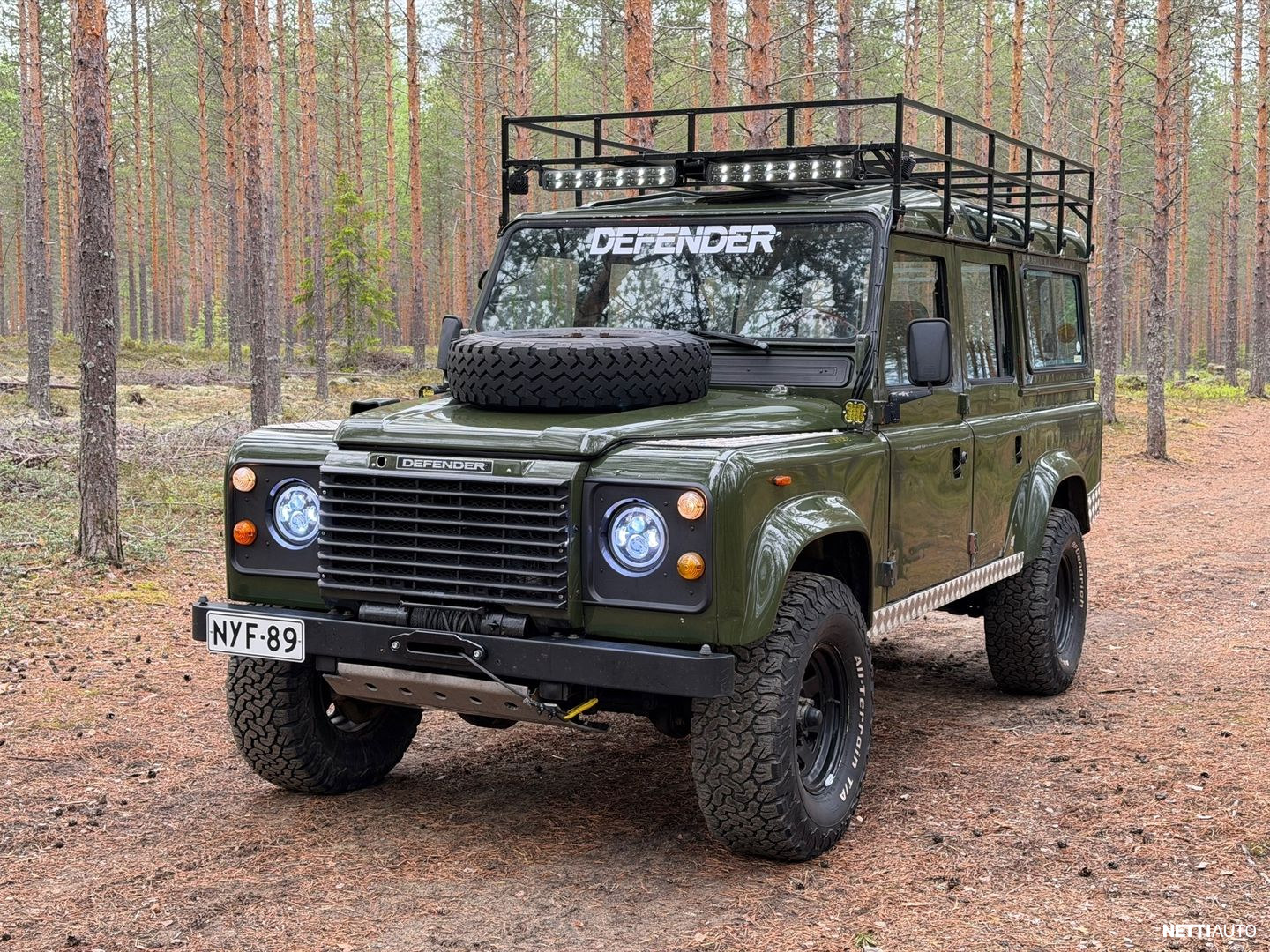 Land Rover Defender