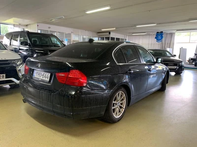 BMW 318 A E90 Sedan Business 2011, kuva 2/10