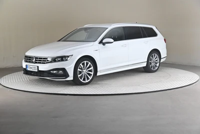 Volkswagen Passat 2023, photo 1/10