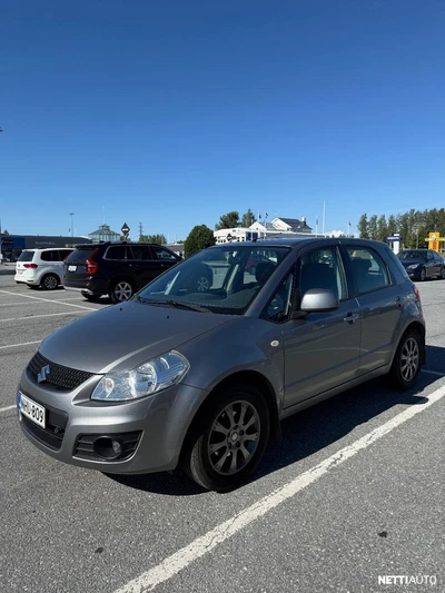 Suzuki SX4 2011, photo 1/8