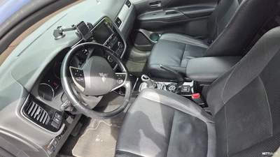 Mitsubishi Outlander PHEV 2014, kuva 7/17