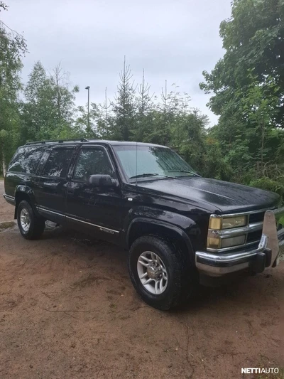 Chevrolet Suburban 1995, kuva 1/13