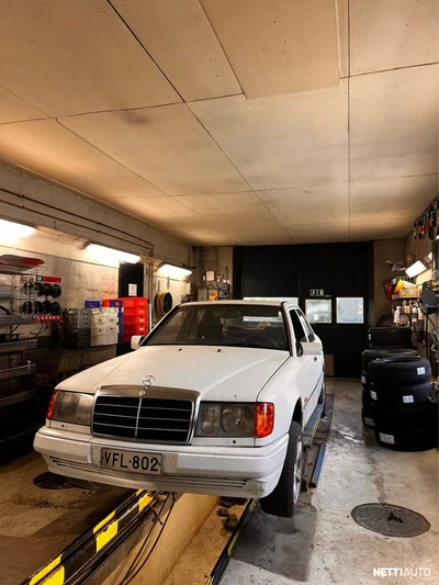 Mercedes-Benz 200 1991, kuva 2/17