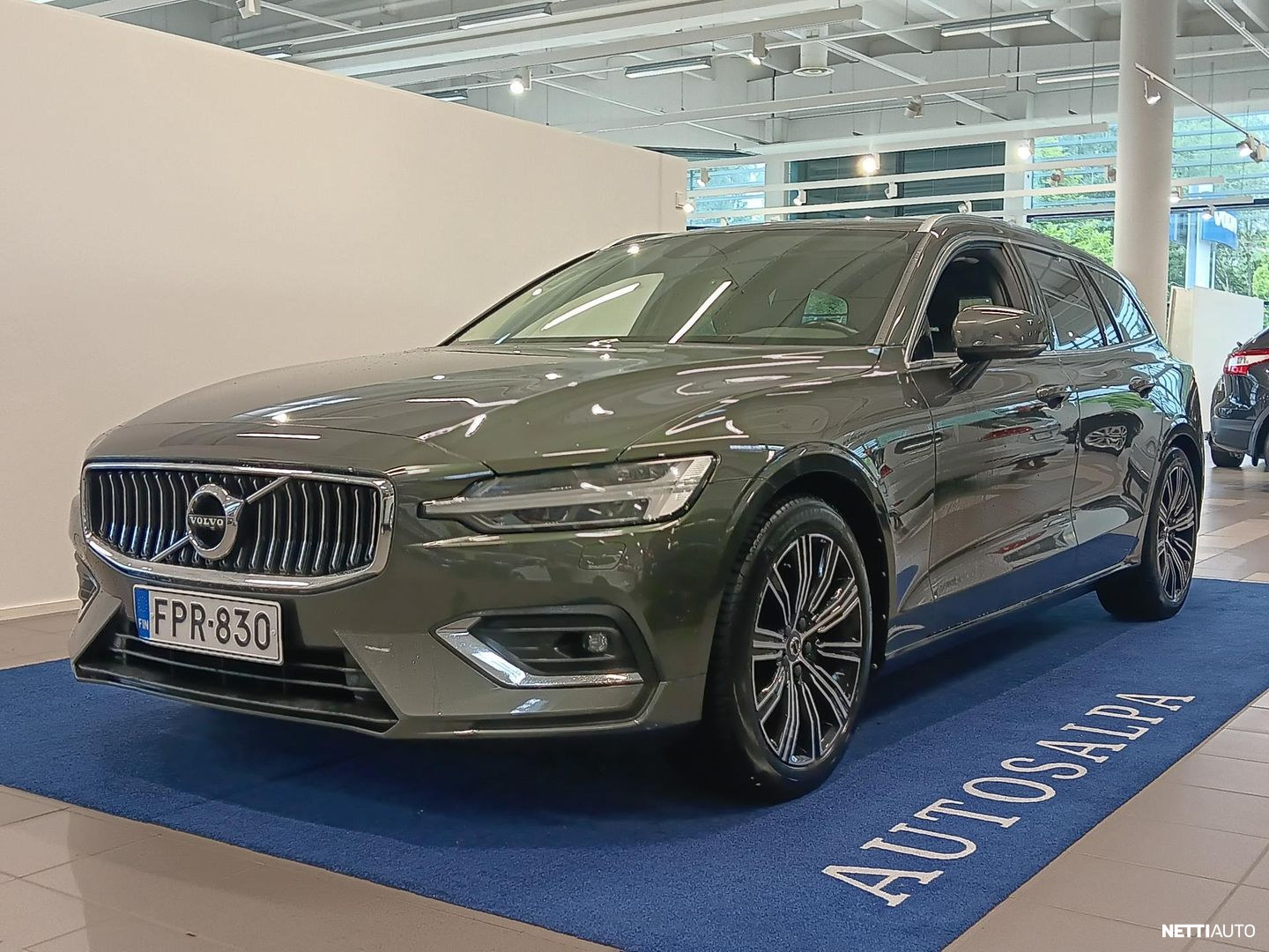Volvo V60 2021, photo 1/5
