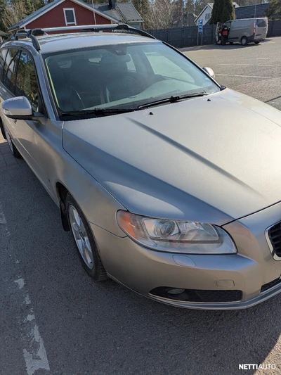 Volvo V70 2,4D Momentum aut 2009, kuva 3/12