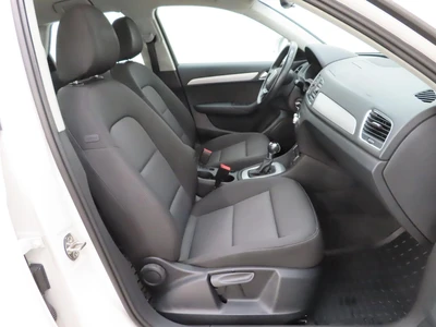 Audi Q3 2016, photo 6/10
