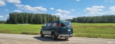 Chevrolet Chevy Van Starcraft 1998, kuva 2/12