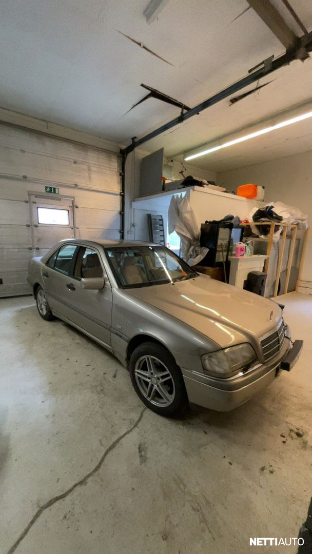Mercedes-Benz 180