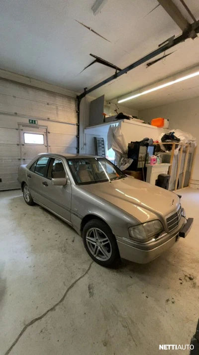 Mercedes-Benz 180 1997, kuva 1/3