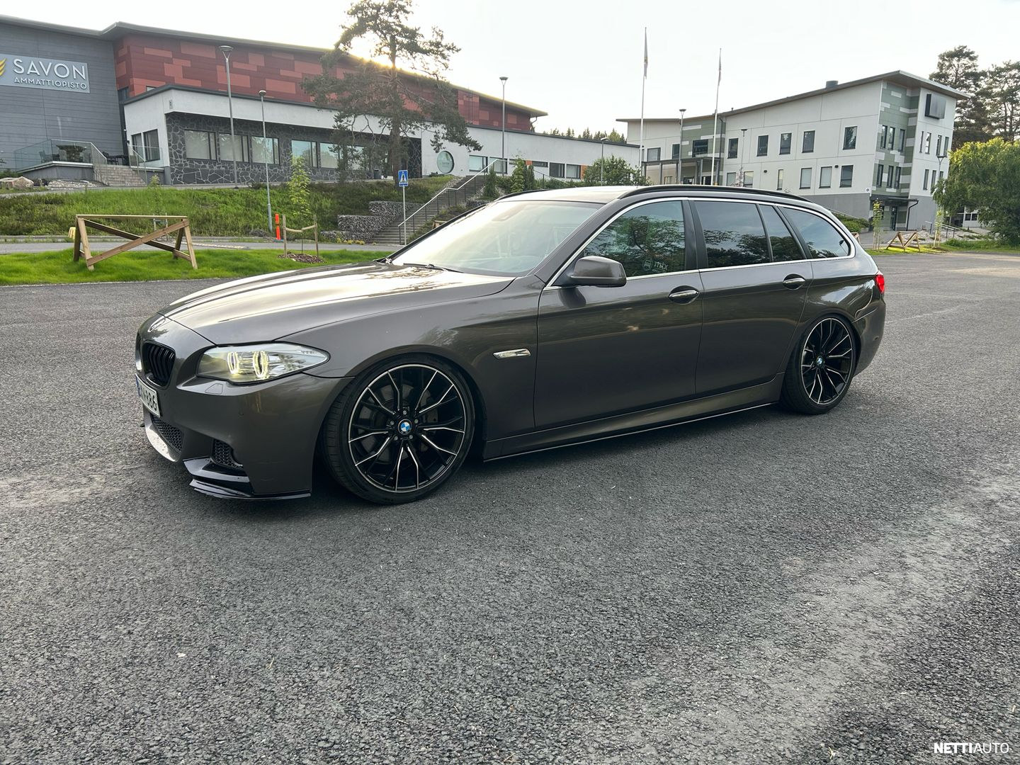 BMW 525