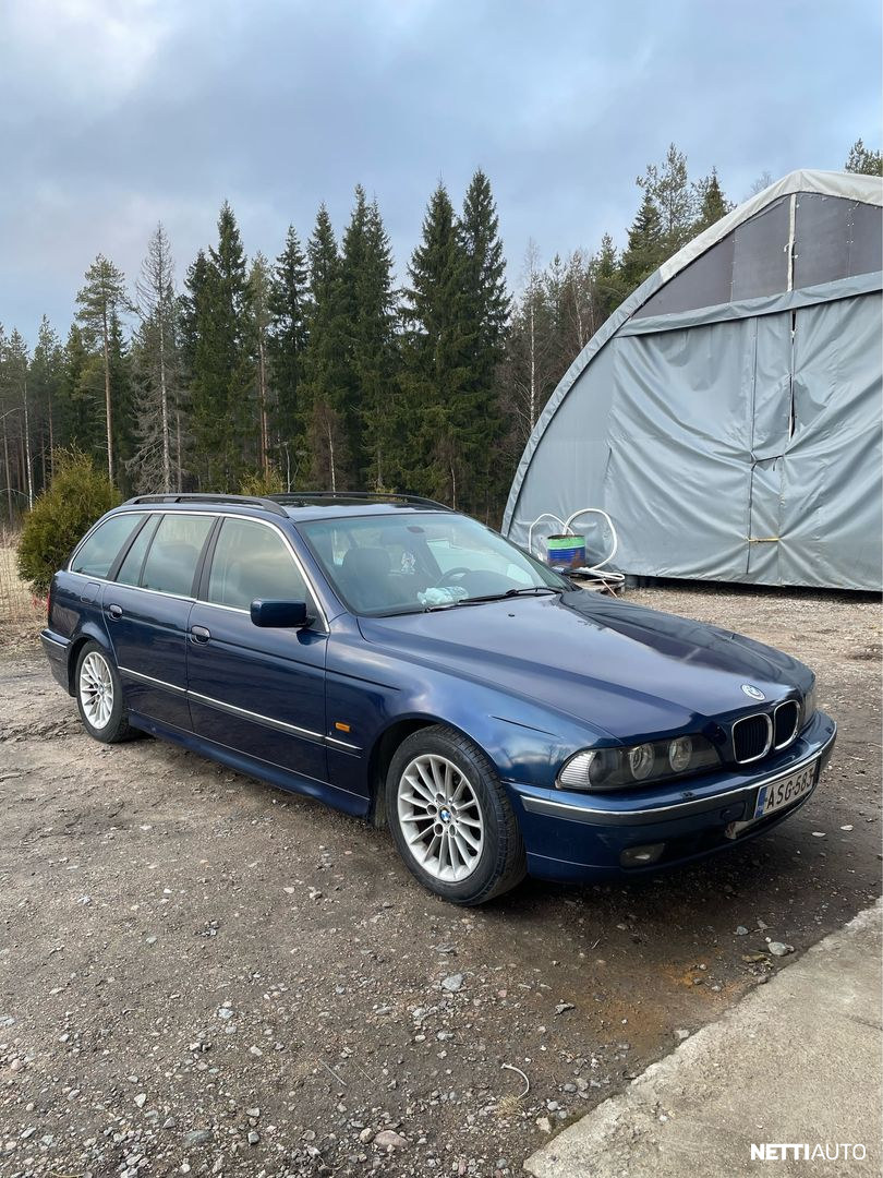 BMW 523