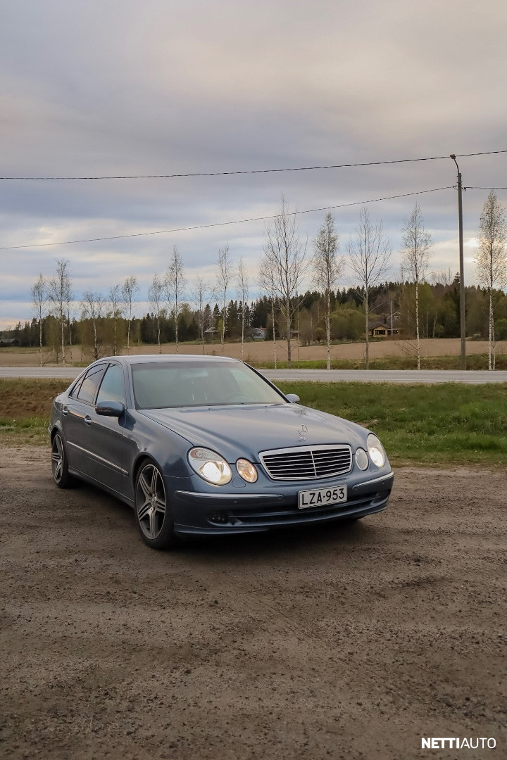 Mercedes-Benz E 320