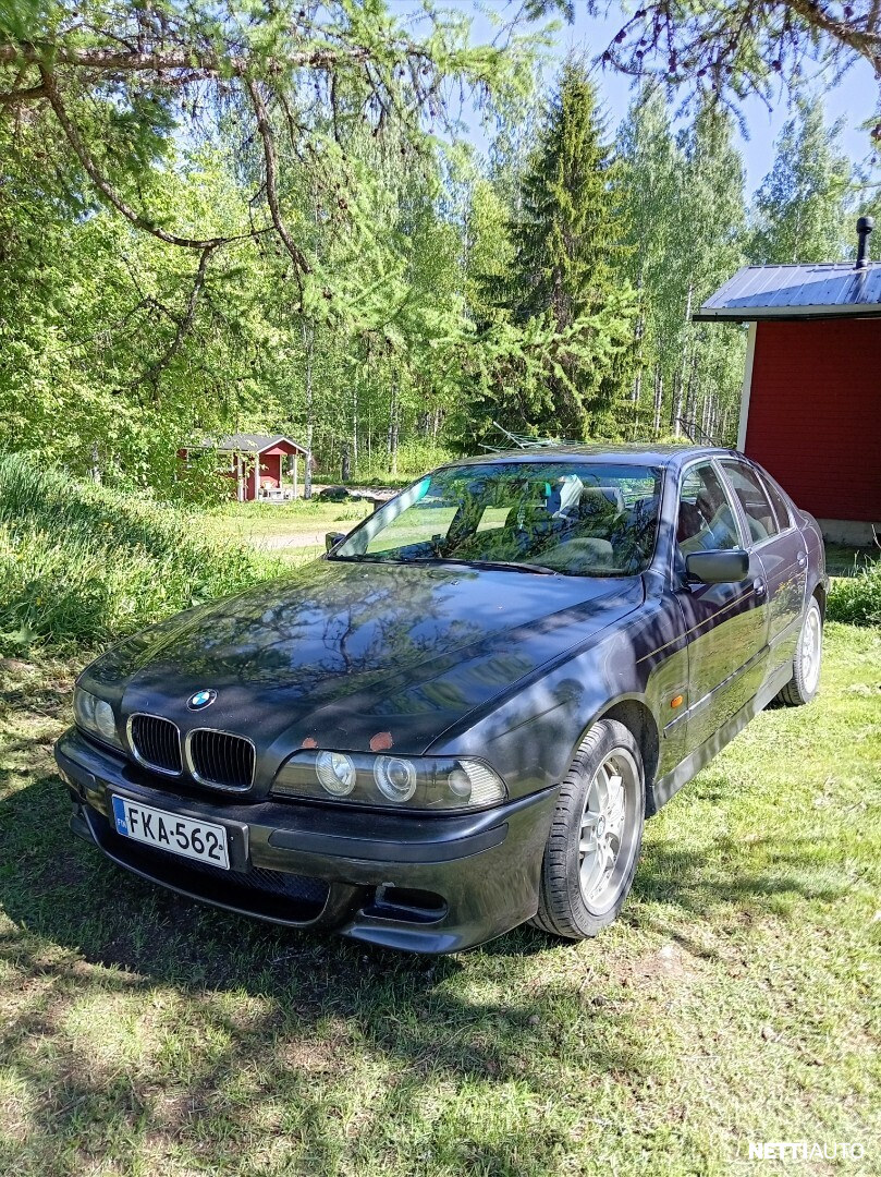 BMW 523