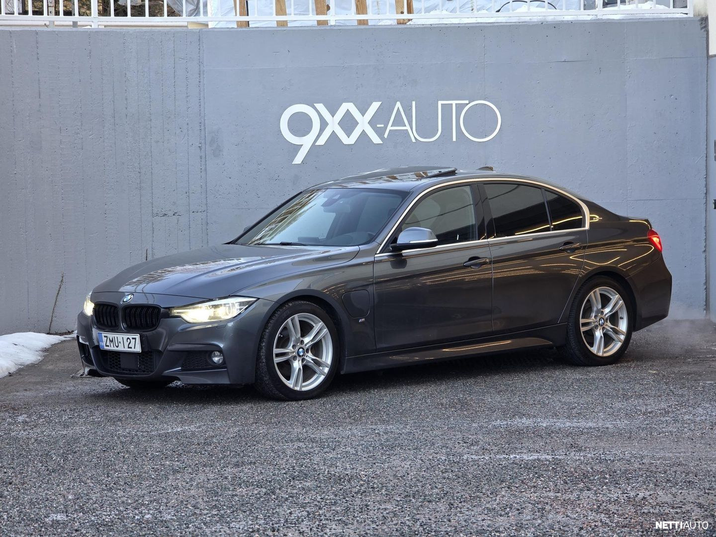 BMW 330