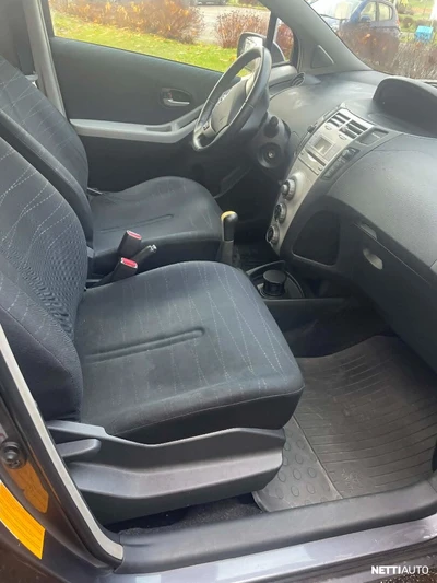 Toyota Yaris 1.3 2007, kuva 7/8