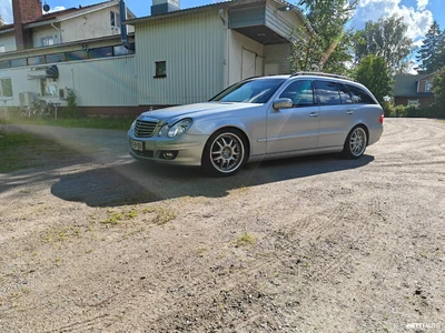 Mercedes-Benz E 2005, kuva 2/10