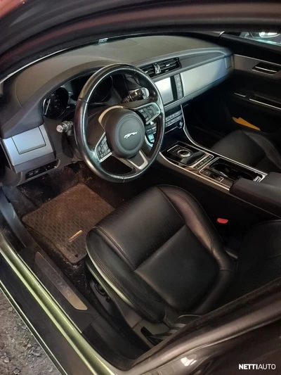 Jaguar XF 20d Pure Aut 2018, photo 7/12