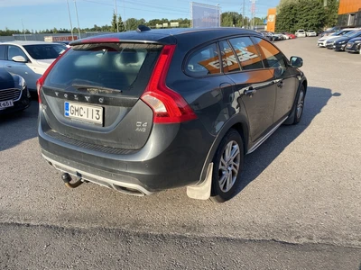 Volvo V60 Cross Country 2016, photo 4/10