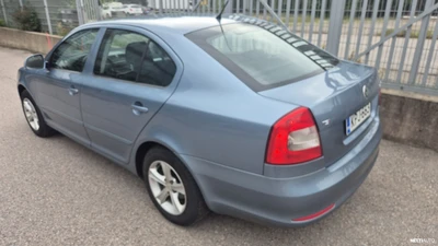 Skoda Octavia 1,8 TSI Ambiente 2010, photo 2/13