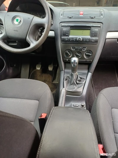 Skoda Octavia Combi 1,9 TDI Ambiente 2008, kuva 5/9